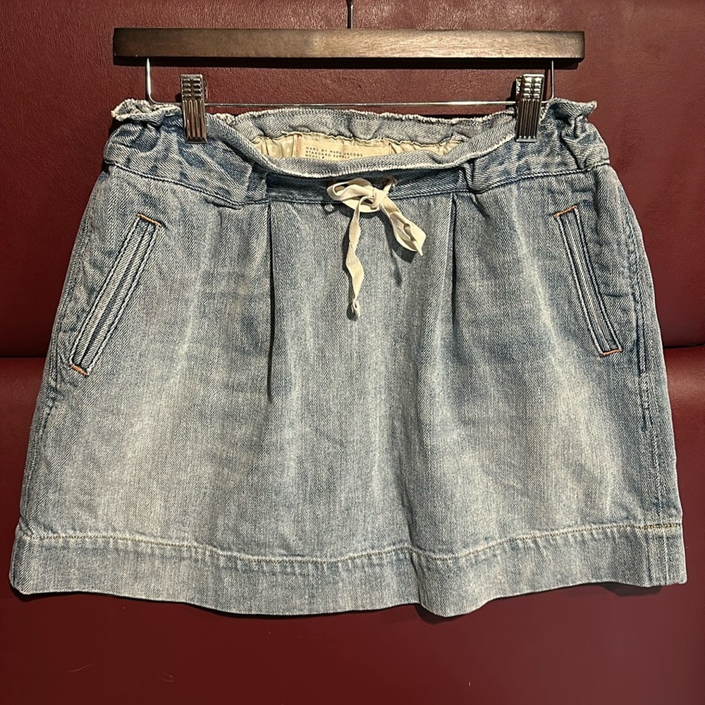 Marc by Marc Jacobs denim mini. Loose fitting super cute - M. Nicely worn in.